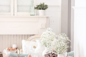 A simple spring tablescape in a beautiful Indiana farmhouse