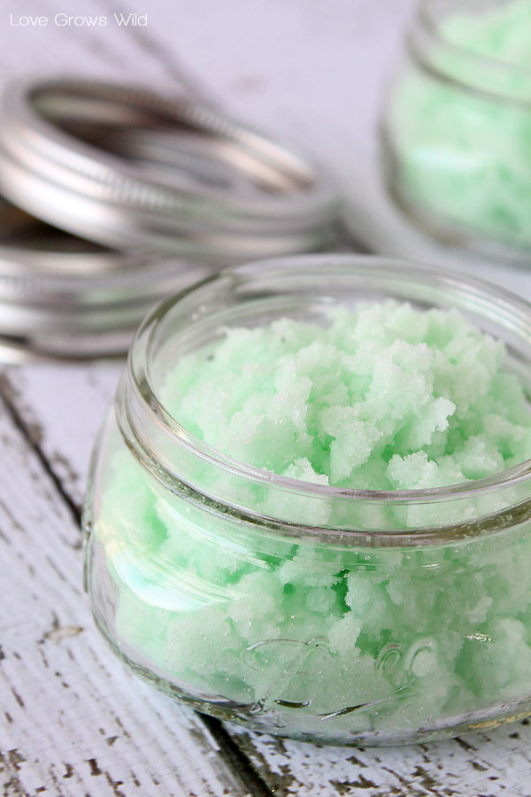 This Homemade Mint Sugar Scrub is a great DIY gift idea!