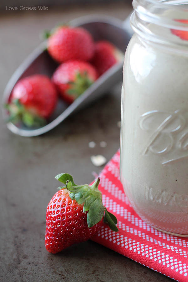 Ultra-Satisfying Strawberry Banana Protein Smoothie