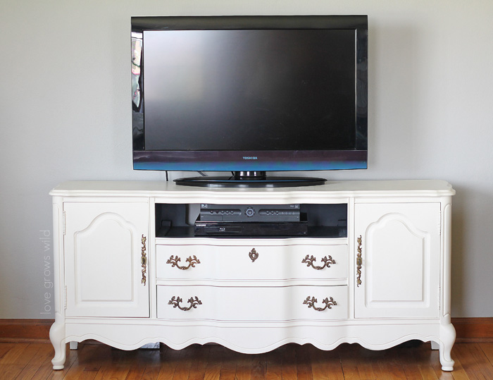 A media console gets a BIG Chalk Paint® makeover! Come see the transformation step-by-step! | LoveGrowsWild.com