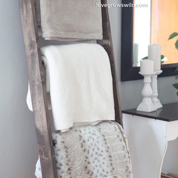 Learn how to make a DIY Blanket Ladder! | LoveGrowsWild.com