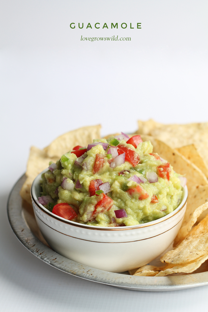 How to make the BEST guacamole! This fresh, healthy recipe is perfect for snacking or as a side with your favorite Mexican dishes! | LoveGrowsWild.com
