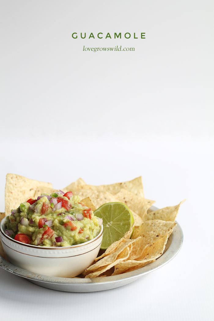 How to make the BEST guacamole! This fresh, healthy recipe is perfect for snacking or as a side with your favorite Mexican dishes! | LoveGrowsWild.com