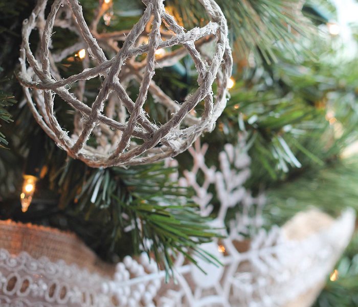 These handmade Twine Ball Ornaments are perfect for adding a little rustic charm to your tree! See details at LoveGrowsWild.com