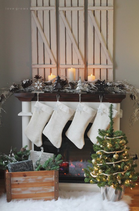 Christmas 2014 Home Tour at LoveGrowsWild.com - Take a peek inside this beautiful holiday home and get ready to be inspired!