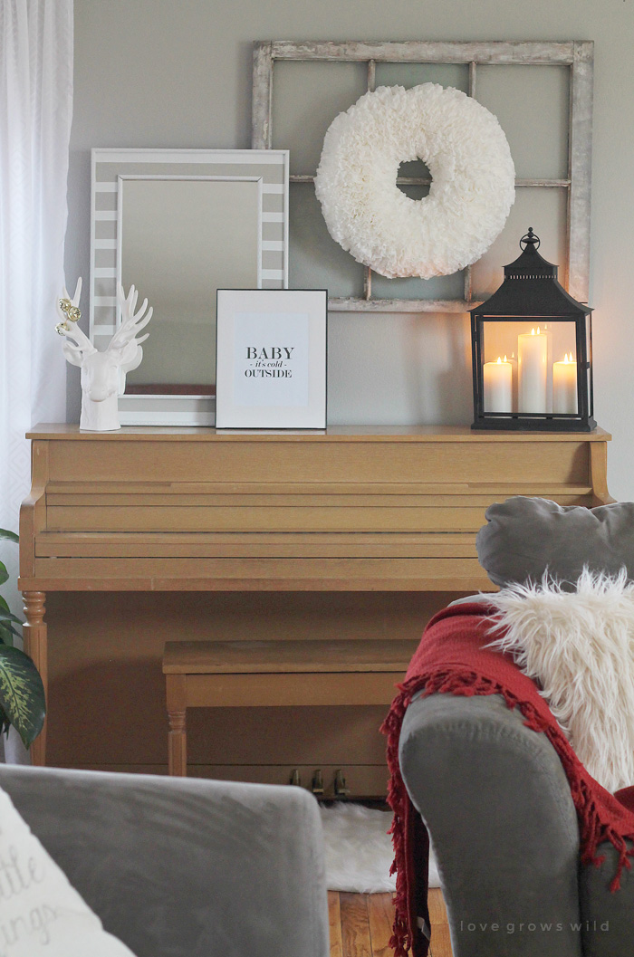 Christmas 2014 Home Tour at LoveGrowsWild.com - Take a peek inside this beautiful holiday home and get ready to be inspired!