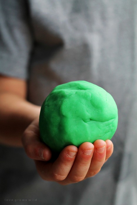Learn how to make your own play dough at home! Fast, easy, and keeps the kids entertained for hours! Details at LoveGrowsWild.com