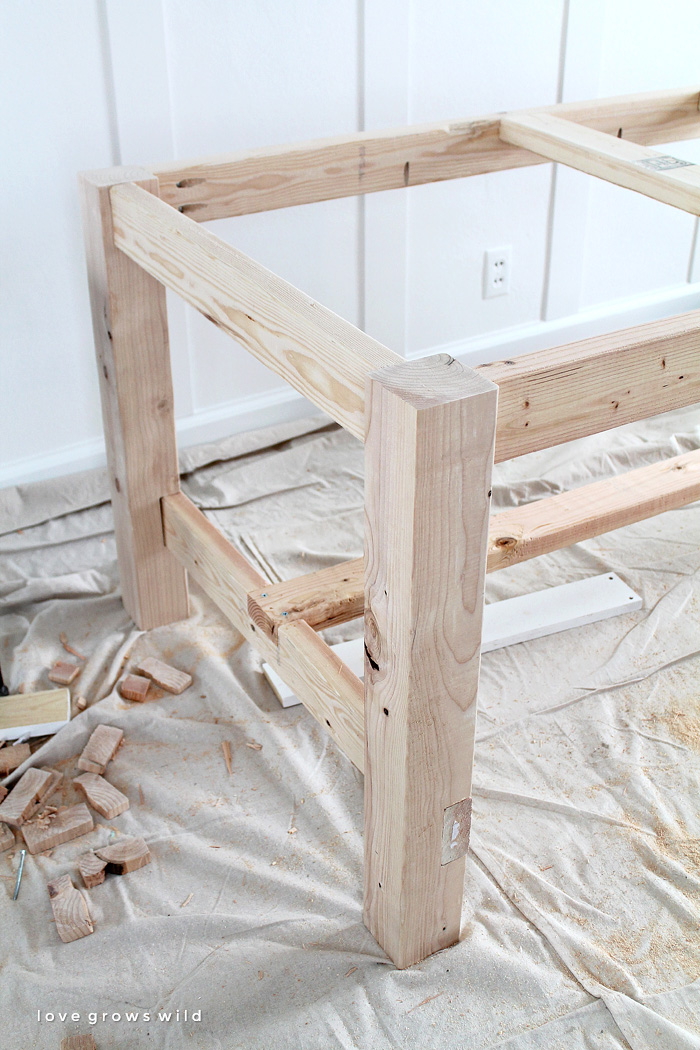 https://lovegrowswild.com/wp-content/uploads/2015/03/Farmhouse-Table-16.jpg