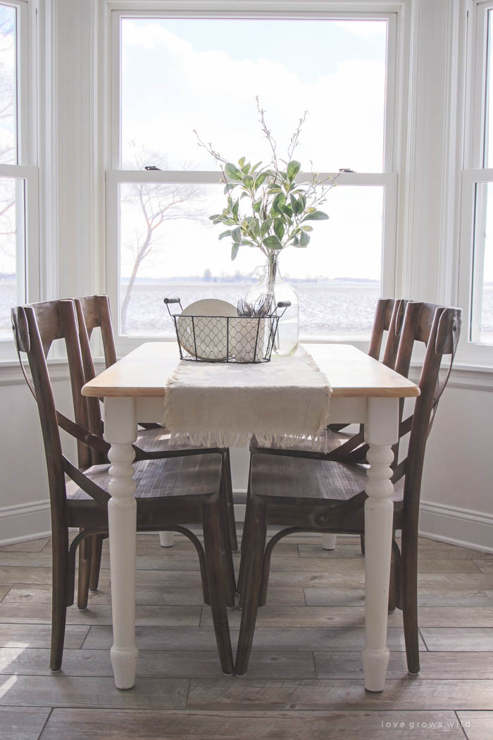 This Indiana farmhouse just got a BIG kitchen makeover! Click to see more photos and sources for this gorgeous space at LoveGrowsWild.com