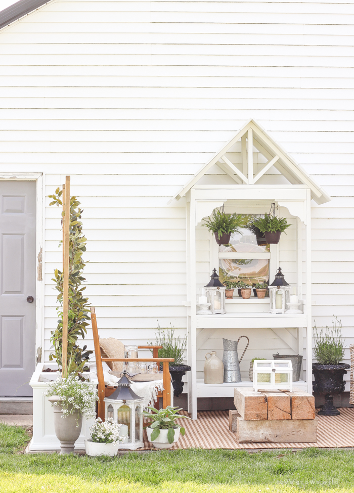 Learn how to make this gorgeous trellis planter for your garden or patio! Perfect for adding a little privacy and a great project for beginners!