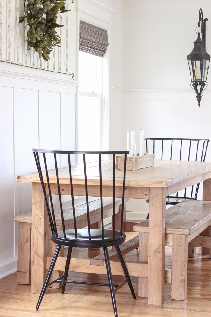 Check out this beautifully decorated farmhouse-style living and dining room!