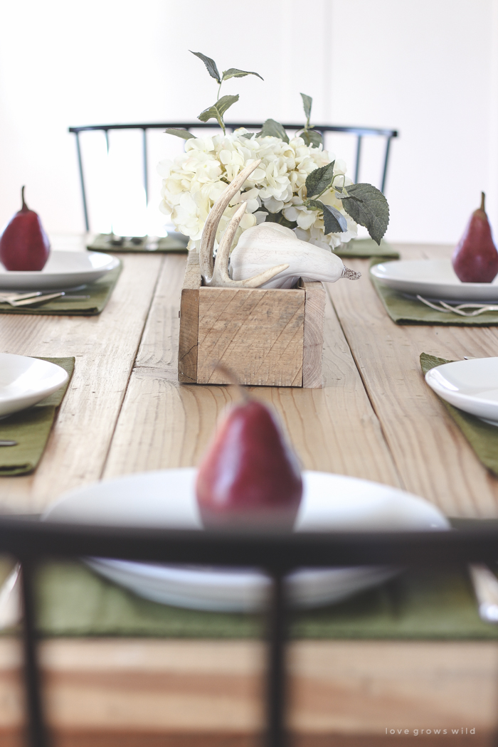 A beautiful farmhouse table setting decorated with simple touches of fall!