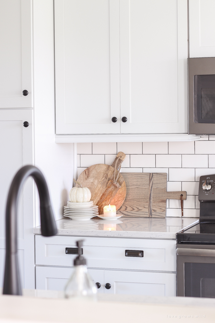 Beautiful Black & White Fall Farmhouse Kitchen