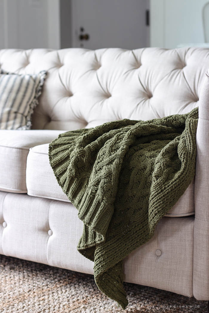 A beautiful farmhouse living room decorated with simple touches of fall!