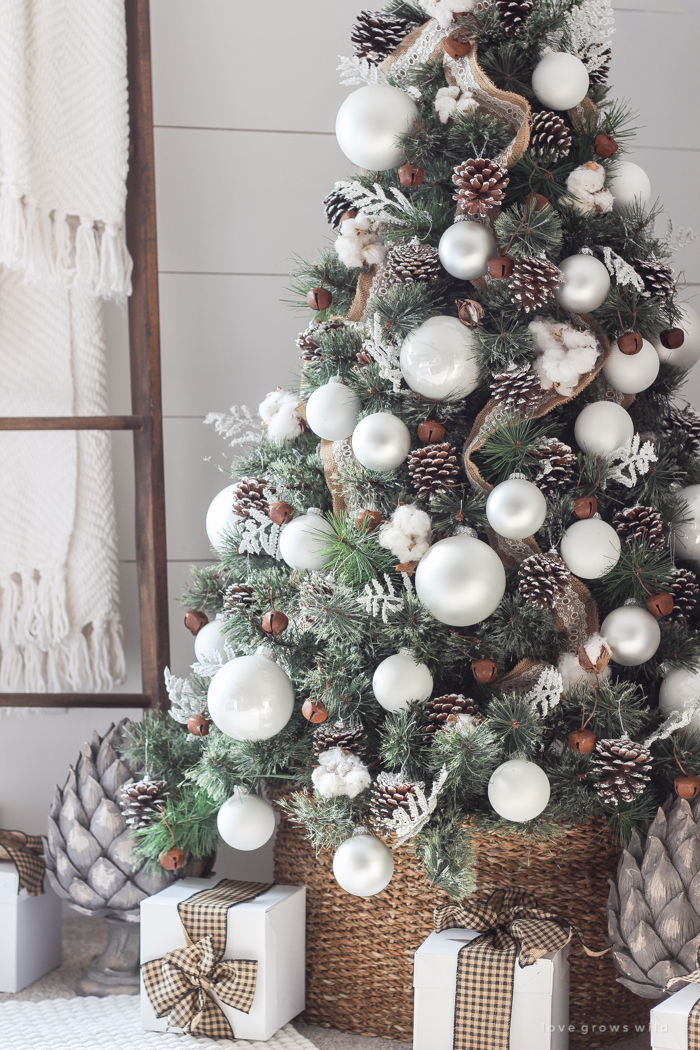 simple farmhouse christmas tree