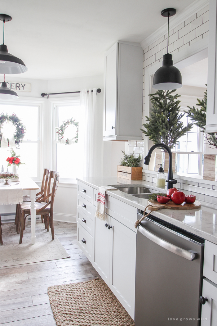 A beautiful farmhouse kitchen decorated for the holidays!