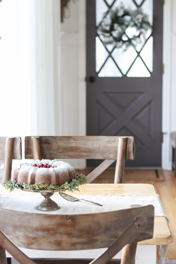 A beautiful farmhouse kitchen decorated for the holidays!