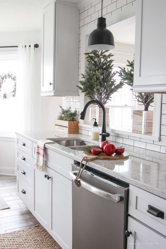 A beautiful farmhouse kitchen decorated for the holidays!