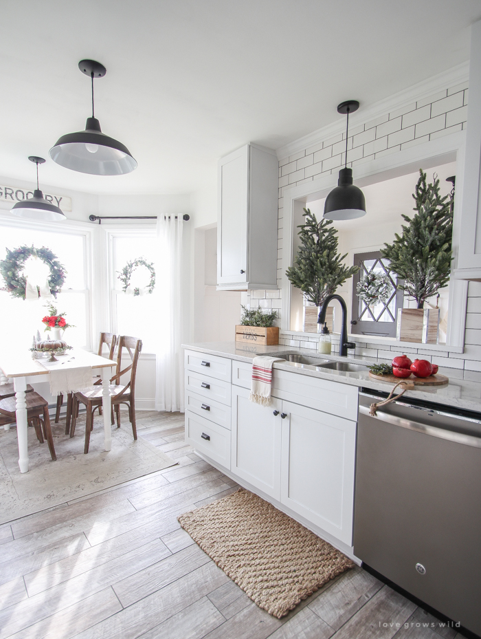 A beautiful farmhouse kitchen decorated for the holidays!