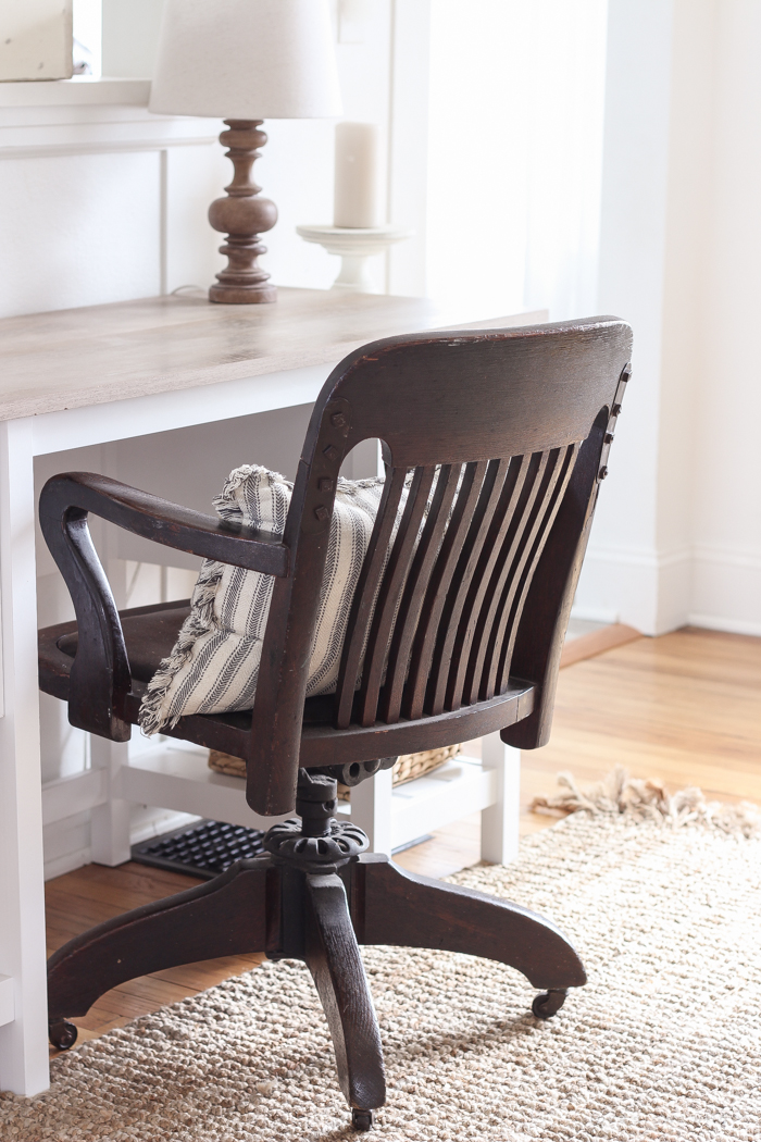 A Mini Office in the Entryway | Making use of small spaces in this beautiful Indiana farmhouse