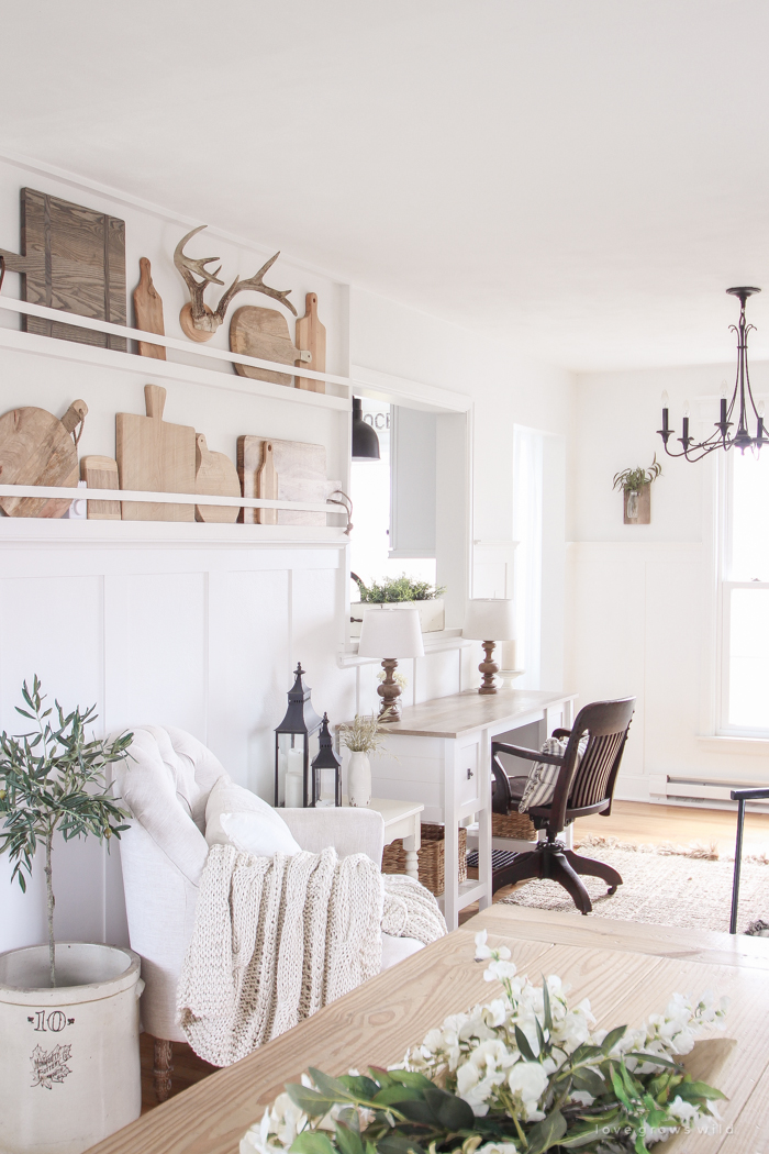 A Mini Office in the Entryway | Making use of small spaces in this beautiful Indiana farmhouse