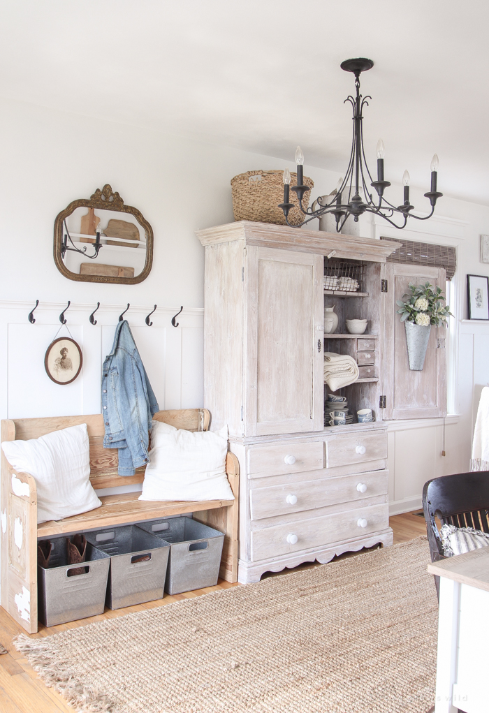 A cozy farmhouse entryway with the perfect balance of function, storage and style. 