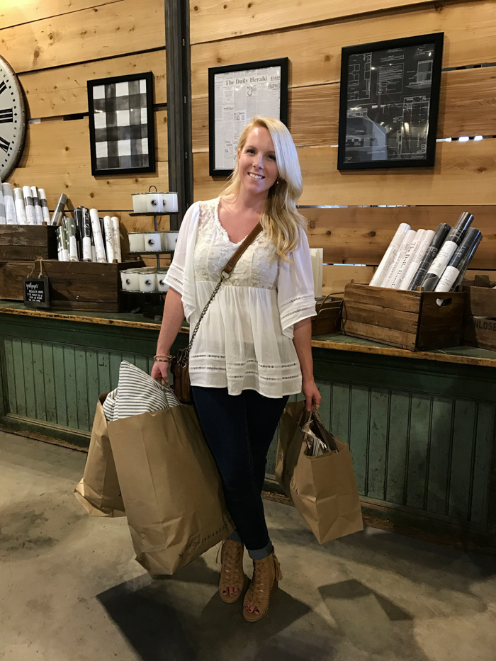 Follow along as I travel to Waco, Texas to meet Chip and Joanna Gaines and learn about the Magnolia Home paint line with KILZ!