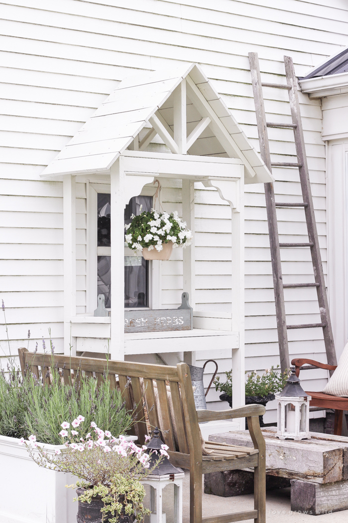 A simple patio perfectly designed for summer relaxation