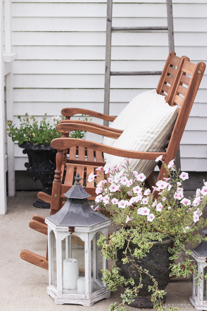 A simple patio perfectly designed for summer relaxation