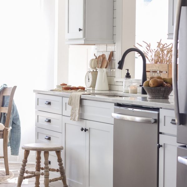 A beautiful farmhouse kitchen decorated with simple, cozy touches of fall!