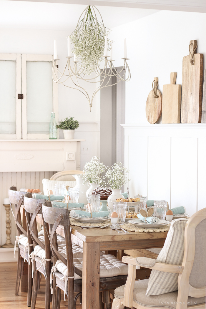 A simple spring tablescape in a beautiful Indiana farmhouse