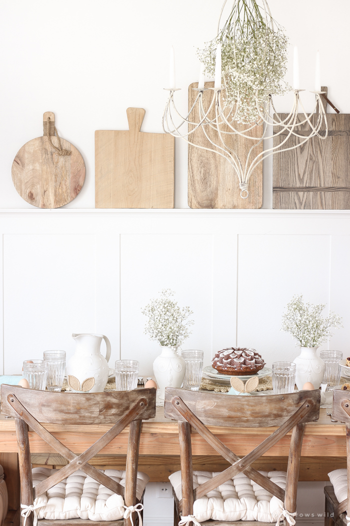 A simple spring tablescape in a beautiful Indiana farmhouse