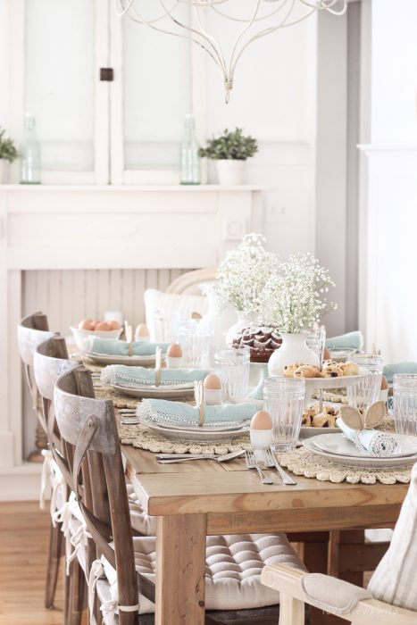 A simple spring tablescape in a beautiful Indiana farmhouse