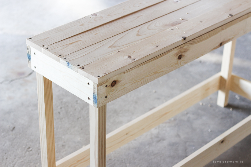 Follow this tutorial to build a beautiful console table that can be used outdoors!