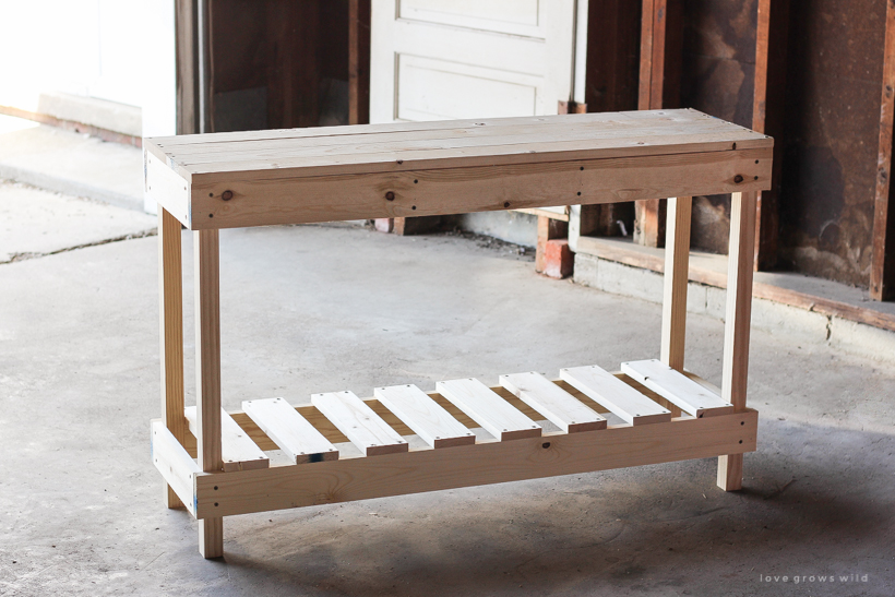 Follow this tutorial to build a beautiful console table that can be used outdoors!