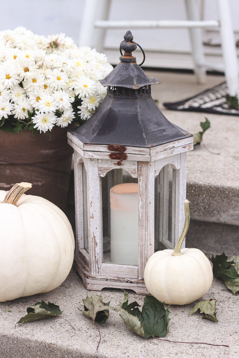 A simple, but sweet fall front porch