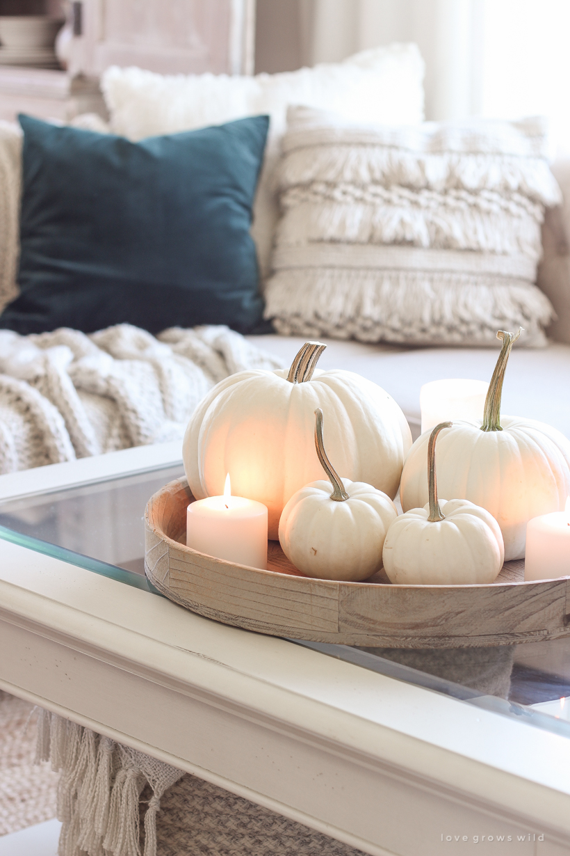 Simple touches of fall in this beautiful neutral living room