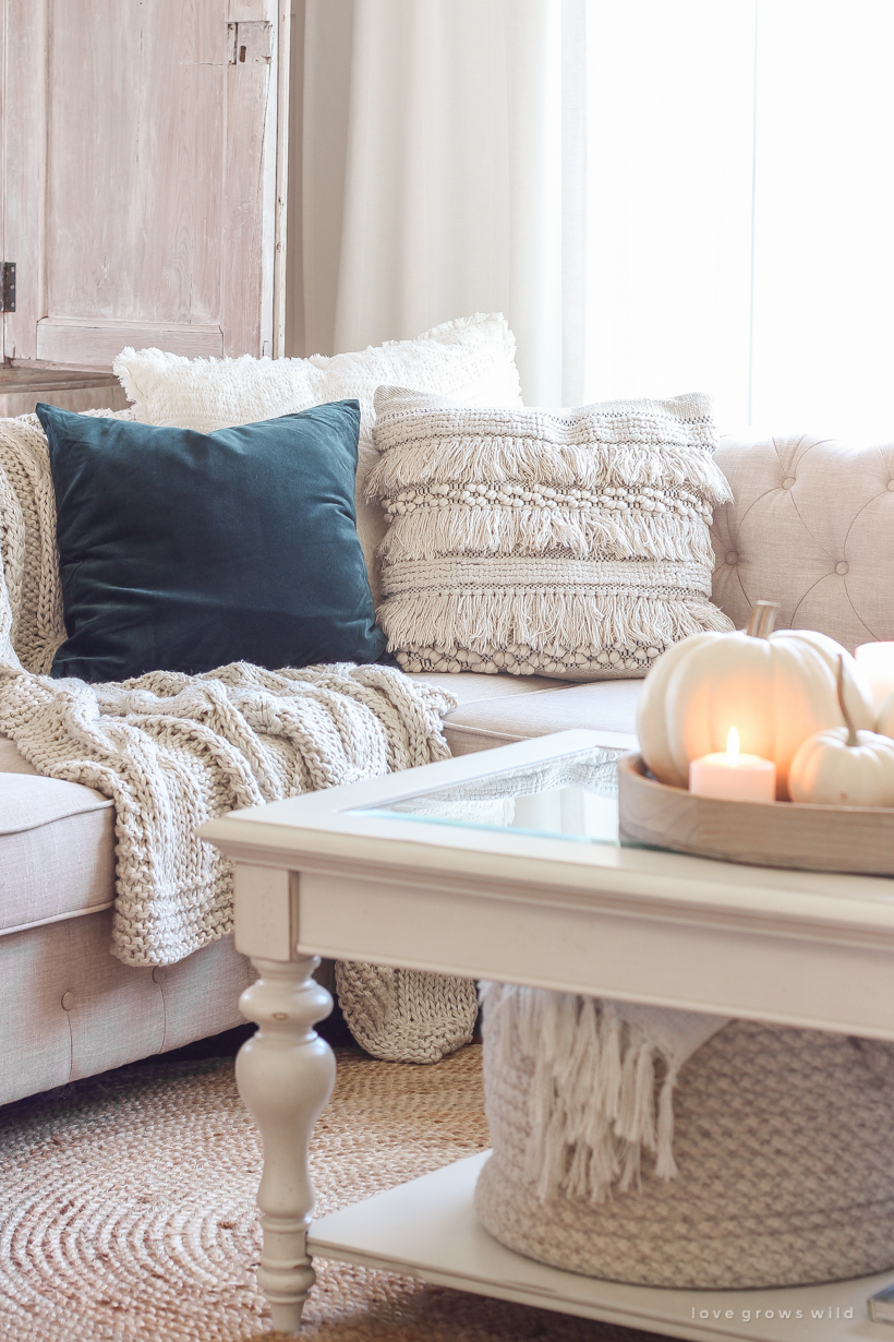 Simple touches of fall in this beautiful neutral living room