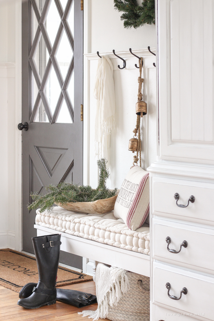 Step inside Indiana home and lifestyle blogger Liz Fourez's charming 1940's farmhouse for simple and inspiring Christmas decorating ideas