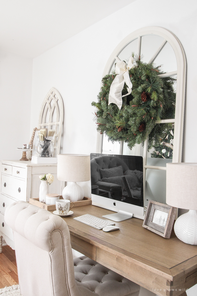 Step inside Indiana home and lifestyle blogger Liz Fourez's charming 1940's farmhouse for simple and inspiring Christmas decorating ideas