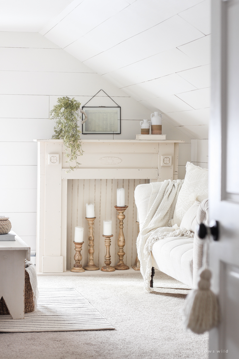 Step inside home and lifestyle blogger Liz Fourez's charming master bedroom with gorgeous farmhouse details and neutral color palette.