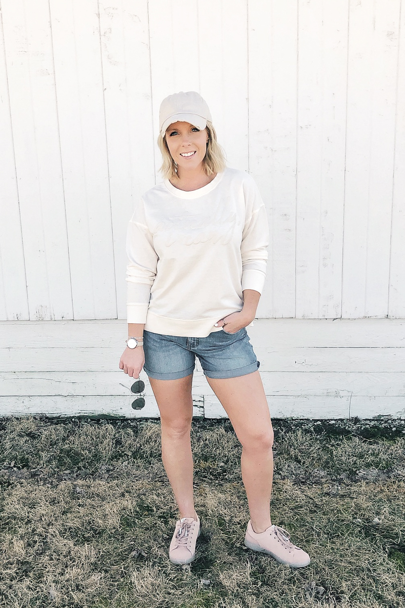 Home and lifestyle blogger Liz Fourez shares spring outfit ideas that are both affordable and stylish