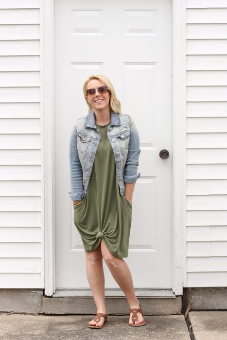 Home and lifestyle blogger Liz Fourez shares easy, basic clothing pieces for days when you want to feel a little more put together and dressy, but still feel as comfortable as ever! Shop these cute outfits now!