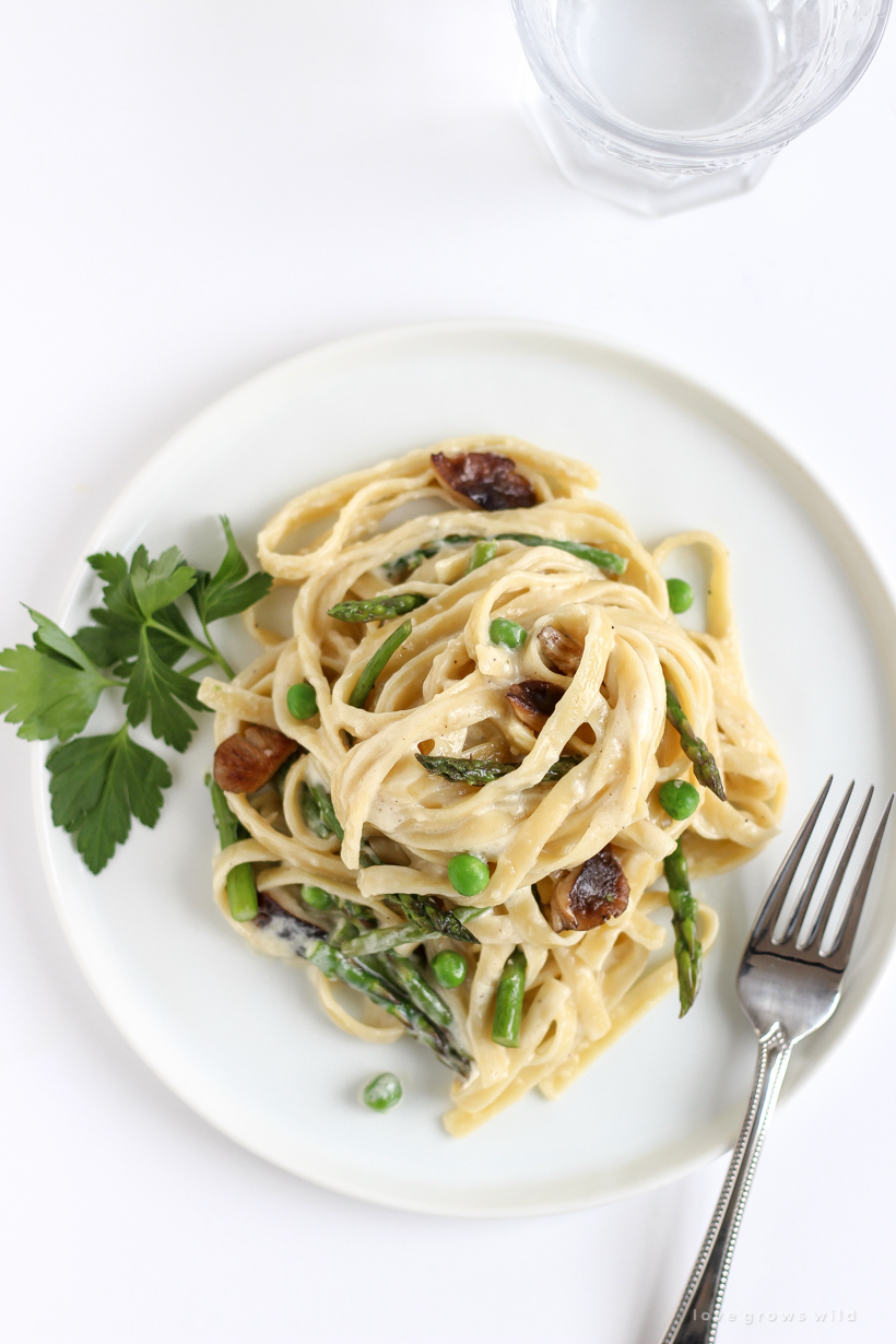 Try this quick and easy dinner recipe - delicious Spring Vegetable Fettuccine Alfredo!