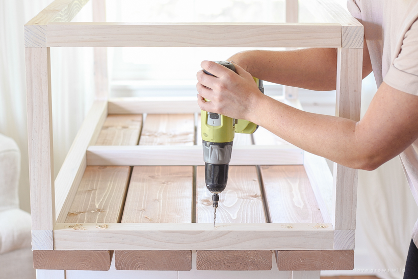 Home and lifestyle blogger Liz Fourez shares the new coffee table she built for her living room with a full tutorial and step-by-step photos. Read this blog post for more details!