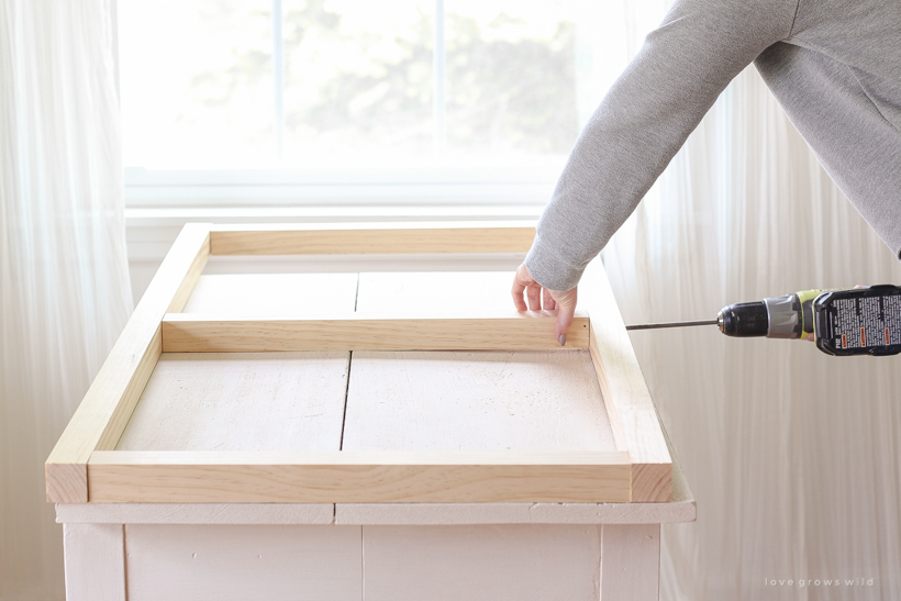 Home and lifestyle blogger Liz Fourez shares the new coffee table she built for her living room with a full tutorial and step-by-step photos. Read this blog post for more details!