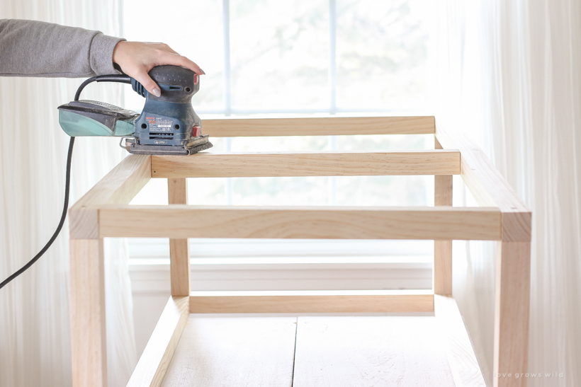 Home and lifestyle blogger Liz Fourez shares the new coffee table she built for her living room with a full tutorial and step-by-step photos. Read this blog post for more details!