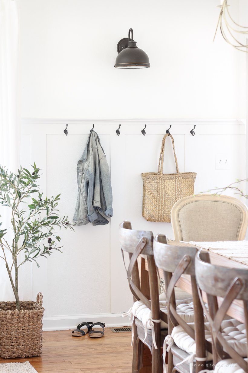 A simple entryway in a small space