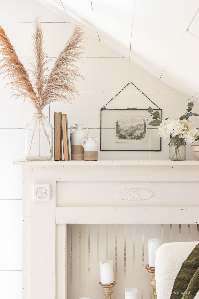 Home and lifestyle blogger Liz Fourez decorates a beautiful farmhouse bedroom for fall