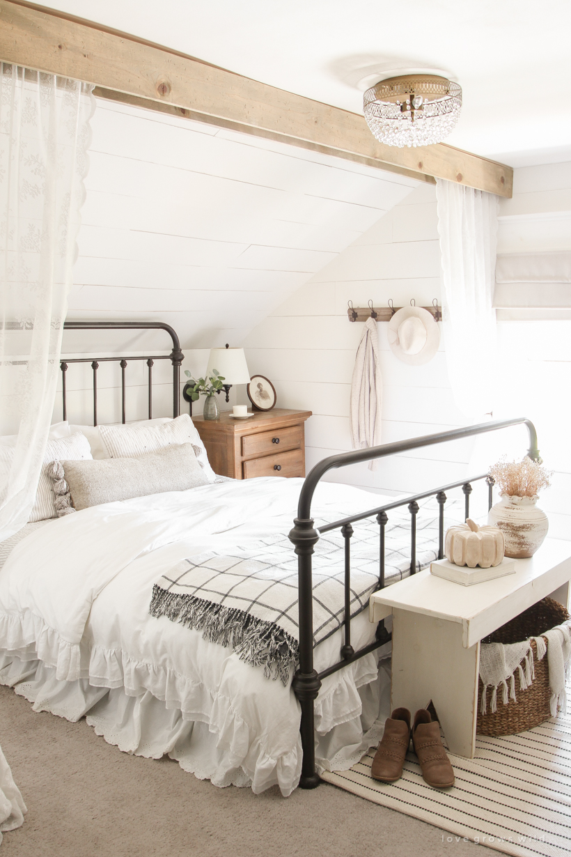 Home and lifestyle blogger Liz Fourez decorates a beautiful farmhouse bedroom for fall
